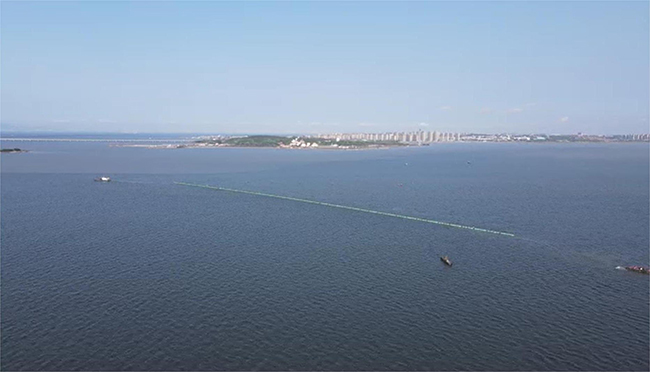 青島膠州灣海底管道浮拖安裝工程順利完工