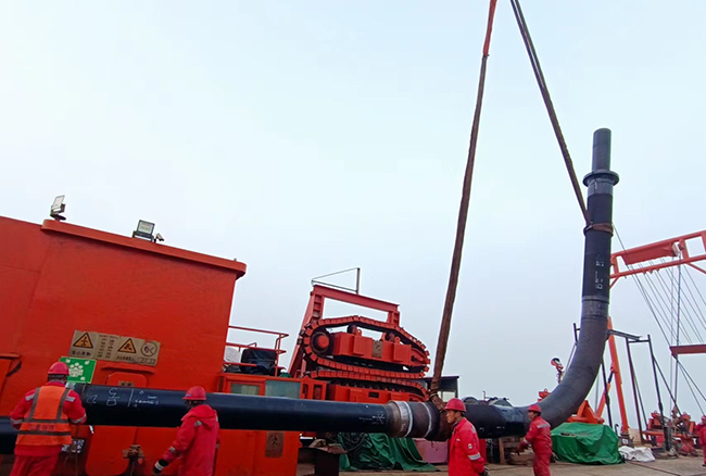 冀東南堡1-29儲氣庫先導試驗地麵工程注采集輸管道項目鋪(pù)管船施工(gōng)項目進展順利 冀東南堡(bǎo)1-29儲氣庫先導試驗地麵(miàn)工程注采集輸管道項目鋪管船施工項目進展(zhǎn)順利