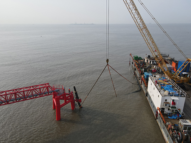 冀東南堡1-29儲氣庫先(xiān)導試驗地麵工程注采(cǎi)集輸管道項目鋪管船施工項目進展順利(lì) 冀東南堡1-29儲氣庫先導試驗地麵工程注采集輸(shū)管道項目鋪管(guǎn)船施(shī)工(gōng)項目進展順利