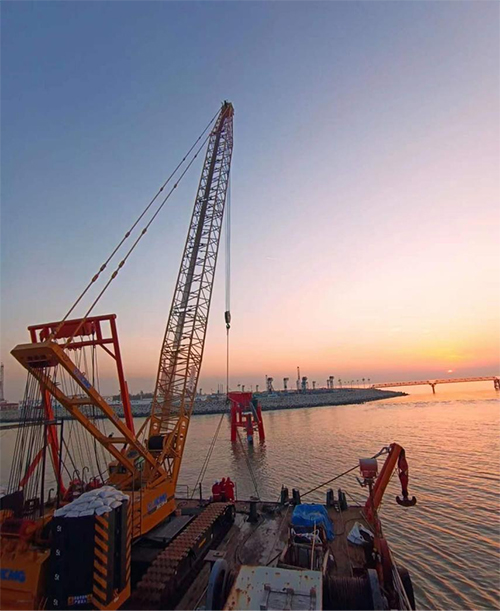 冀東南堡1-29儲氣庫先導試驗地麵工程(chéng)注采集輸管(guǎn)道項目鋪管船施工項目順利完工 冀東南堡1-29儲氣庫先導試驗地麵(miàn)工程注采集輸管道項目鋪管船施工項目(mù)順利完工